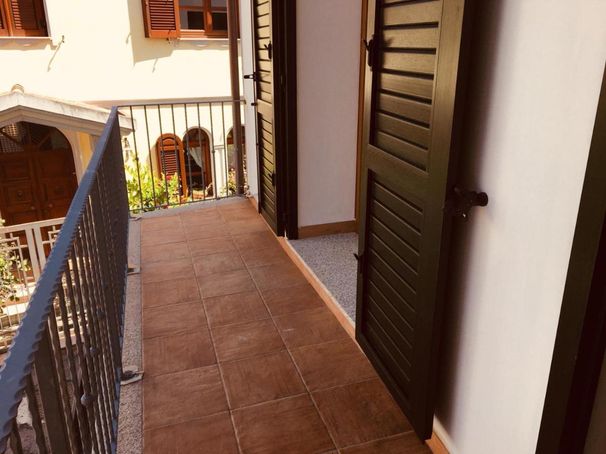 Cav Mameli Aparthotel Доргали Екстериор снимка